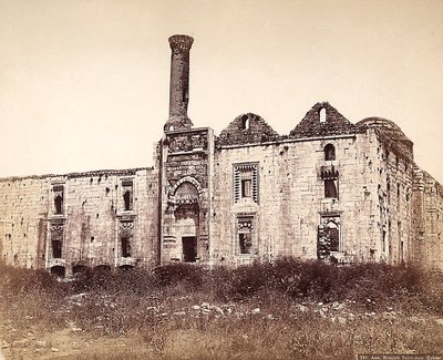 Johannesbasilikaen, forvandlet til en moské i 1330, i Efesos, Tyrkia av Félix Bonfils