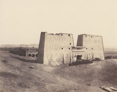 Edfu Apollonopolis Magna, General View of the Temple, 1851-52, trykt 1853-54. av Félix Teynard