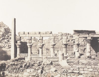 Ile de Fileh Philæ, edifice du Sud et Partie de la Colonnade Occiden..., 1851-52, trykt 1853-54. av Félix Teynard