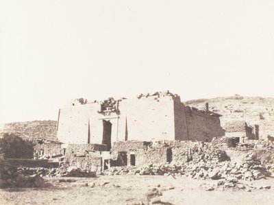 Kalabcheh Talmis, ruinene av tempelet - fasade og innhegningsvegg, 1851-52, trykt 1853-54. av Félix Teynard