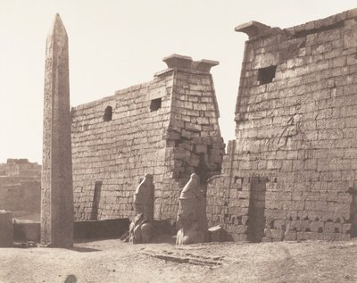 Louksor Theben, Anterior Construction - Pylon, Colossi and Obelisk, 1851-52, trykt 1853-54. av Félix Teynard