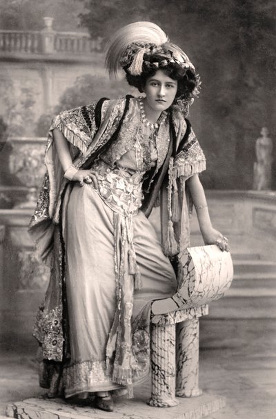 Elizabeth Firth , skuespillerinne, 1908. av Foulsham and Banfield