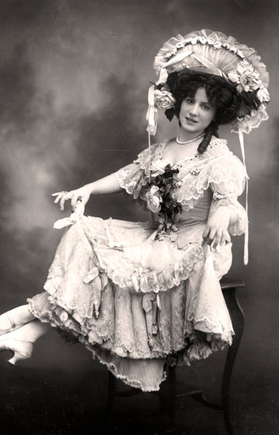 Fanny Dango 1878-1972, sanger og danser, tidlig på 1900-tallet. av Foulsham and Banfield