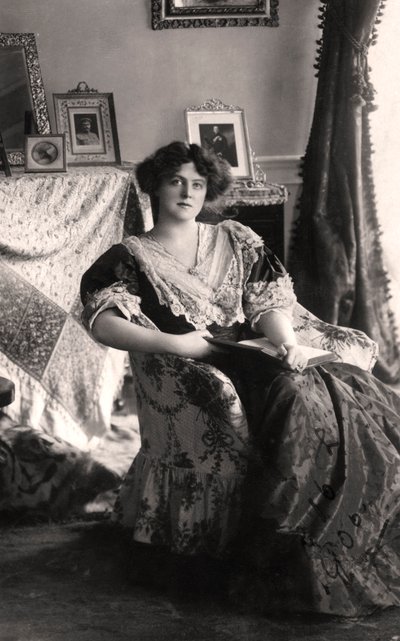 Marie Studholme 1875-1930, engelsk skuespillerinne, 1906. av Foulsham and Banfield