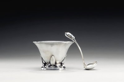 Skål og skje, ca. 1910 (sølv) av Frances MacBeth Glessner