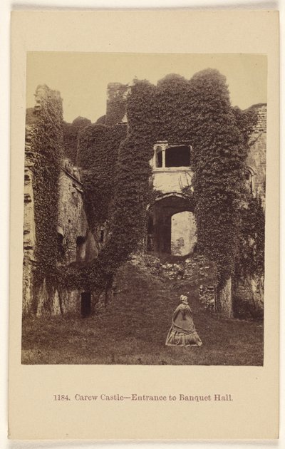 Carew Castle – Inngang til bankettsalen. av Francis Bedford