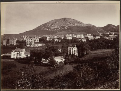 [By ved foten av fjellet] av Francis Bedford