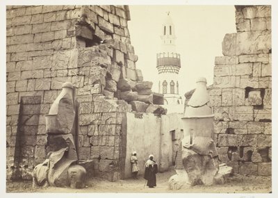 Inngang til det store tempelet, Luxor, 1857. av Francis Frith