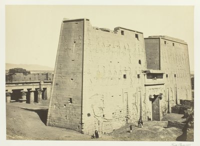 Den store pylonen ved Edfou, Øvre Egypt, 1857. av Francis Frith