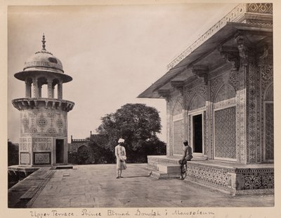 Øvre terrasse, prins Etmad Dowlah; mausoleum, Agra av Francis Frith