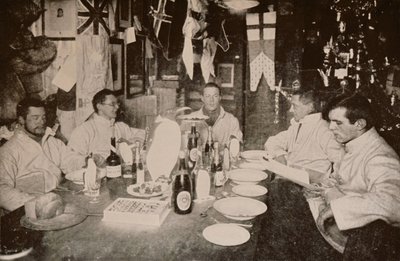 Midtvinterdagen, 1912 - Offiserene, 1913. av Frank Debenham