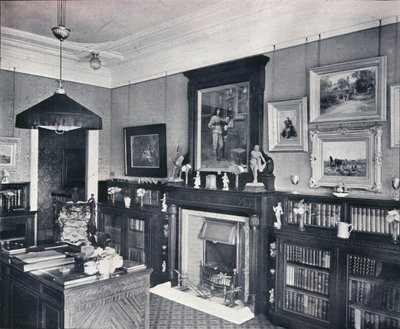 Library of Captain Harvey, Hampstead, c1903 av Frank William Brookman