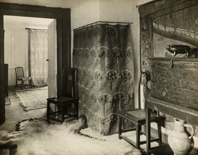 Kelmscott Manor: Passasje til parallellrommet av Frederick H. Evans