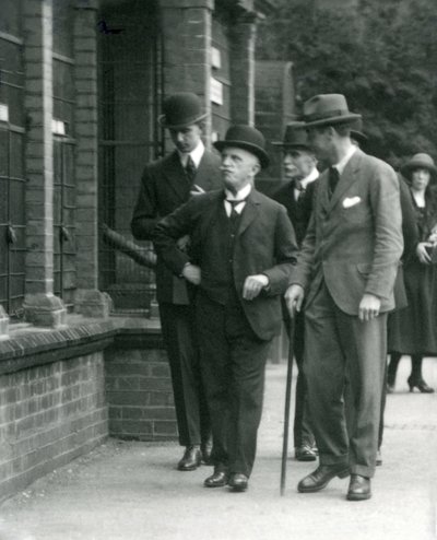 Kongen av Italia, Victor Emmanuel III, besøkte London Zoo i 1924 av Frederick William Bond