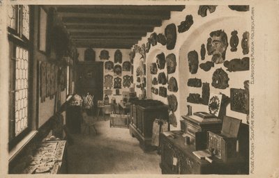Alsace-museet med utstilling av treskulpturer. Postkort sendt i 1913. av French Photographer