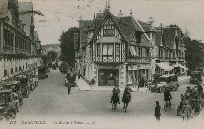 Deauville, Rue de lEcluse. Postkort sendt i 1913. av French Photographer