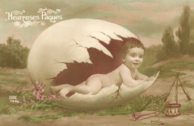 Påskekort som viser babyen som kommer ut av et stort egg av French Photographer