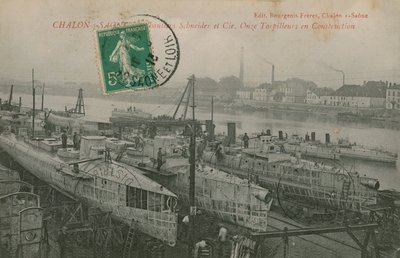 Elleve torpedobåter under bygging av Schneider og Co i Chalon-sur-Saone i Øst-Frankrike. Postkort sendt i 1913. av French Photographer
