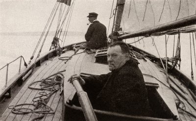 Hilaire Belloc i båten sin av French Photographer