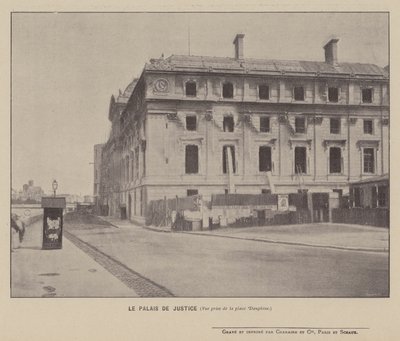 Paris-kommunen, Palais De Justice, utsikt tatt fra Place Dauphine (s/hvitt-bilde) av French Photographer