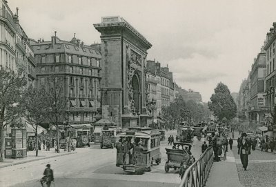 La Porte et le Boulevard Saint-Denis, Saint-Denis-porten og boulevarden (fotogravyr) av French Photographer