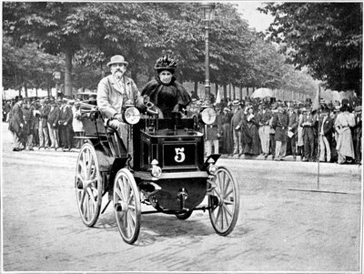 Herr og fru Levassor ved starten av løpet Paris - Bordeaux - Paris. av French Photographer