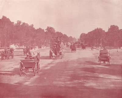 Paris: Avenue Champs Elysees (s/hvitt bilde) av French Photographer