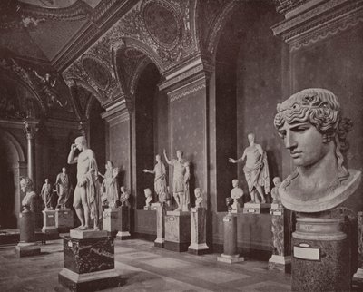 Paris: Augustus-galleriet, Louvre-museet (s/hvitt-bilde) av French Photographer