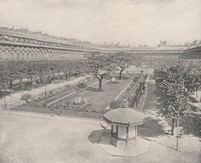 Paris: Garden of the Palais Royal (s/hvitt bilde) av French Photographer