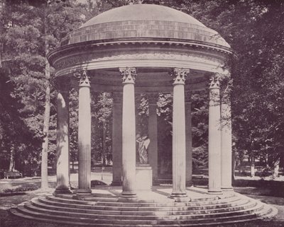 Paris: Kjærlighetens tempel, Versailles (s/hvitt-bilde) av French Photographer