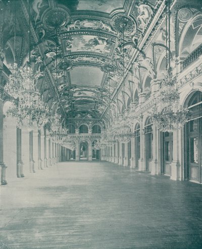 Paris: The Ball-Room, Hotel de Ville (s/hvitt-bilde) av French Photographer