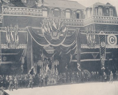 Paris: Restene av president Carnot ligger i staten (s/hvitt-bilde) av French Photographer