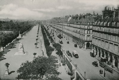 Perspektiv av Tuileries Garden og Rue de Rivoli, Perspektiv på Tuileries hage med Street Rivoli (fotogravure) av French Photographer