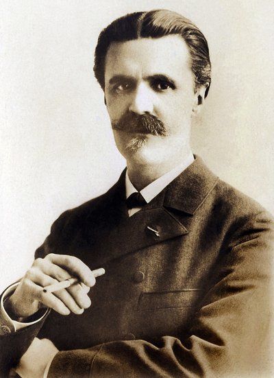 Portrett av Vincent d#39;Indy (1851–1931), fransk komponist. av French Photographer