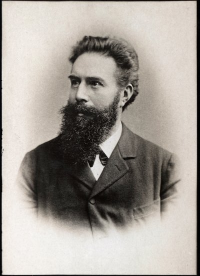 Portrett av Wilhelm Conrad Roentgen eller Rontgen (1845-1923), tysk fysiker. av French Photographer