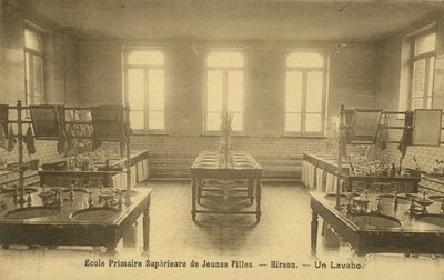 Barneskolebad, Hirson (s/hvitt-bilde) av French Photographer