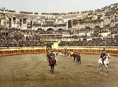 Prosesjon av matadorer ved amfiteateret i Nîmes, 1890-1900 av French Photographer