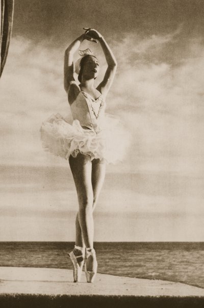 Rosella Hightower i Swan Lake, fra Grand Ballet de Monte-Carlo, 1949 (fotogravure) av French Photographer