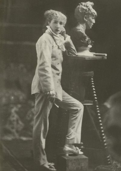 Sarah Bernhardt, i 1869 (s/hvitt-bilde) av French Photographer