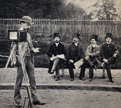 Scene fra livet til en fotograf, "" fotografen fotografering"". Fotografi, sent på 1800-tallet, Paris. Coll. Selva. av French Photographer