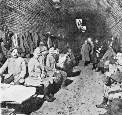Sleeping Quarter i Douaumont Fort, ca. 1916 (bw-bilde) av French Photographer