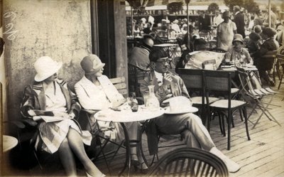 Kunstnernes Paris i den vakre tiden: maleren Tsuguharu-Leonard Foujita av French Photographer