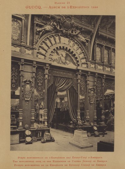 Den monumentale døren til utstillingen i USA av French Photographer