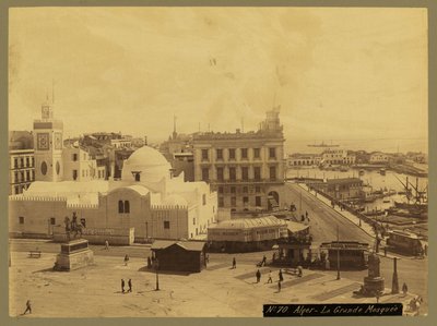 Utsikt over Alger - La Grande Mosquee, ca. 1860-1900 (s/hvitt-bilde) av French Photographer