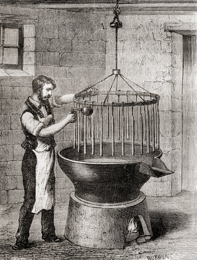 En lysekronehandler som lager lys på 1800-tallet, fra «Les Merveilles de la Science», utgitt ca. 1870 (gravering) av French School
