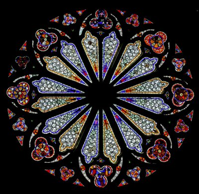 Et rosevindu fra slutten av 1200-tallet med noe originalt glass (farget glass) av French School
