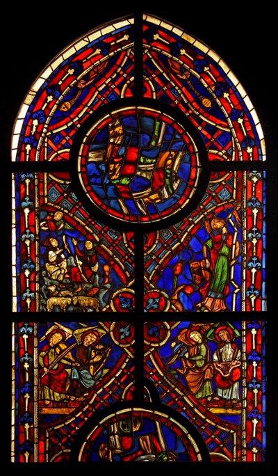 Viser en del av et vindu fra kirken Varennes-Jarcy (opprinnelig fra Abbey de Gercy?); scener inkluderer kunngjøringen til hyrdene, synagogen og musikerengler (farget glass av French School