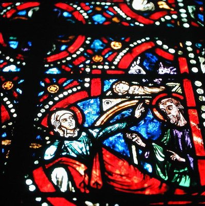 Detalj fra et av vinduene (farget glass) av French School