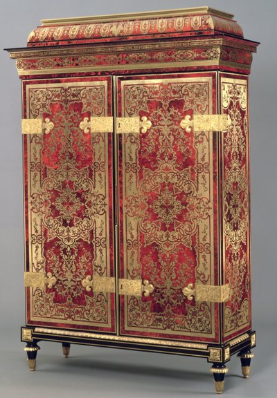 Louis XIV Armoire, ca. 1710 (rødt skilpaddeskall med messinginnlegg) av French School