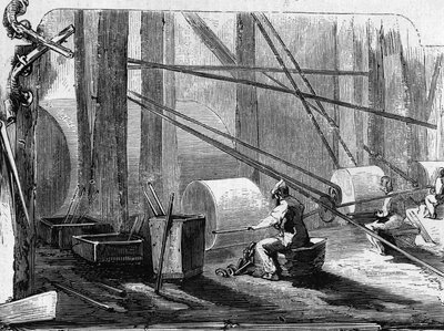 Produksjon av riflepistoler: poleringsjernsylindere med steinhjul. Gravering i "" Le Monde Illustré"" nr. 35 av 12. desember 1857. av French School